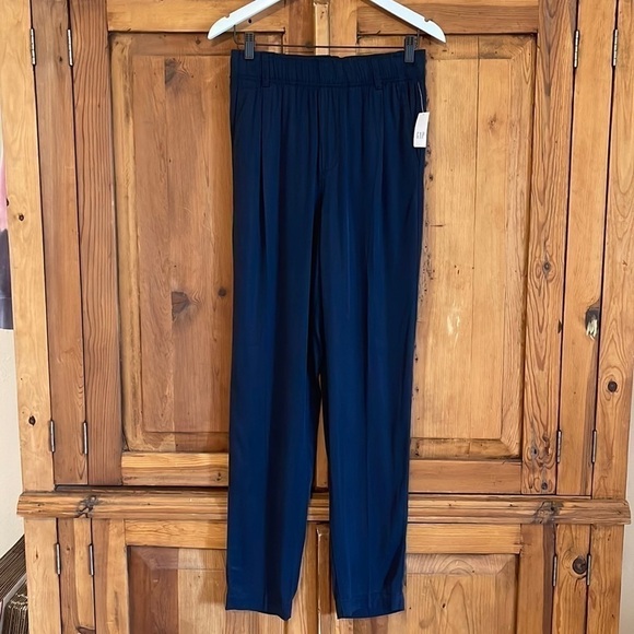 NWT GAP Navy Blue High Waisted LYOCELL Blend Pants Sz. 6 TALL 31” Inseam - Picture 1 of 16